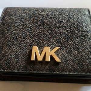 MICHAEL KORS MONTGOMERY CARRYALL CARD CASE 35T9GO8D2B